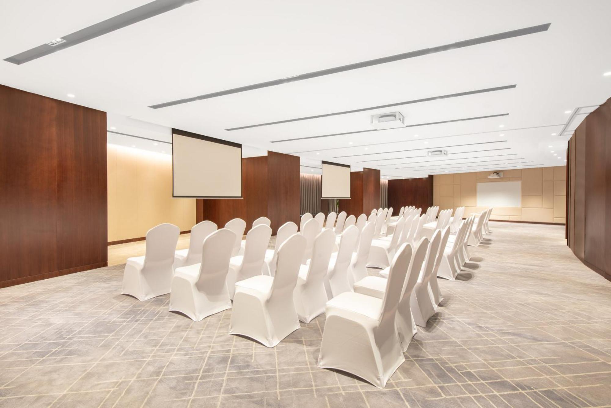 Crowne Plaza Zhuhai City Center By Ihg - Offers Free One-Way Shuttle To Chimelong Ocean Kingdom Экстерьер фото