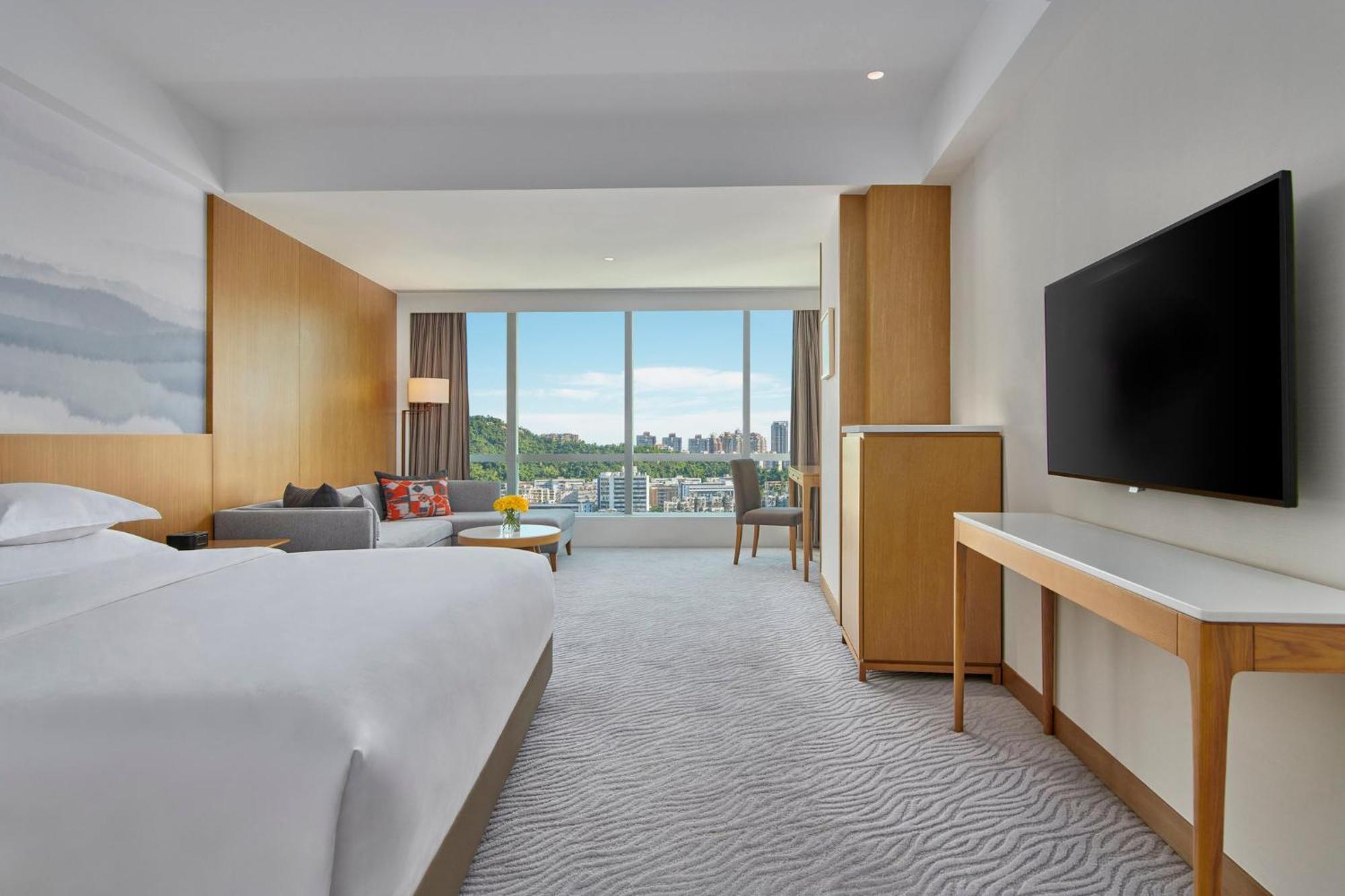 Crowne Plaza Zhuhai City Center By Ihg - Offers Free One-Way Shuttle To Chimelong Ocean Kingdom Экстерьер фото